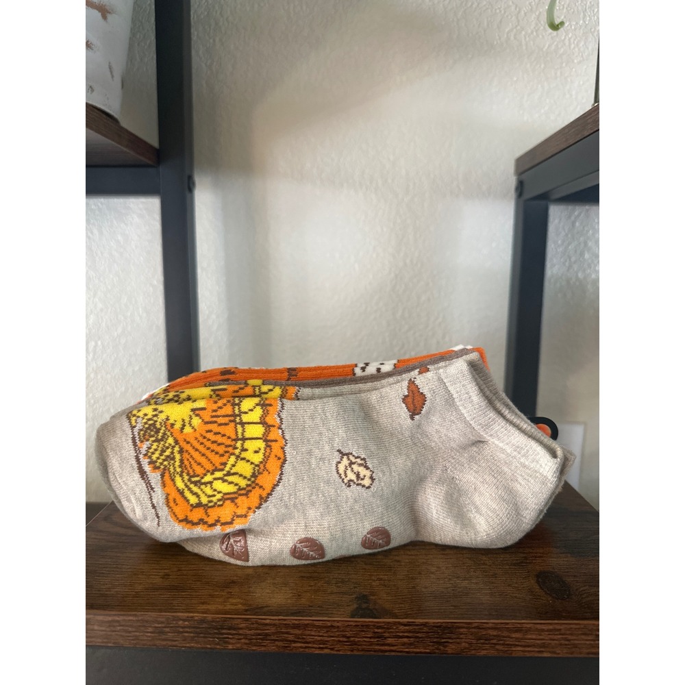 Peanuts Snoopy Thanksgiving 4 Pack No Show Socks Pom Pom Woodstock Fall Orange - Picture 2 of 5
